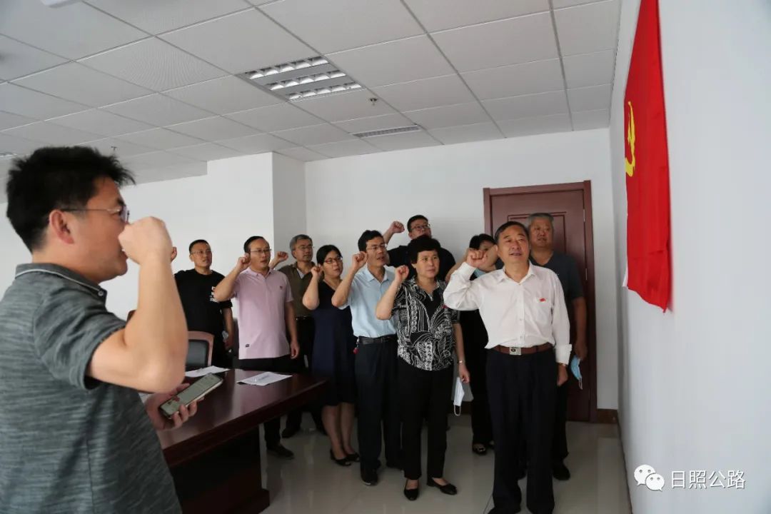 最新四个合格党员党性分析，高科技产品引领时代潮流的党员党性分析介绍